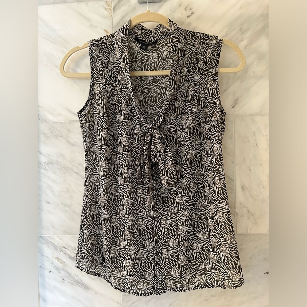 Banana Republic sleeveless blouse with tie front